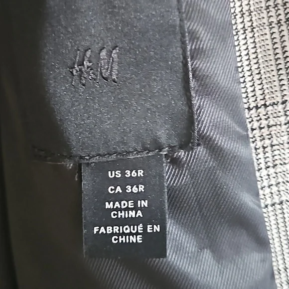 H&M fall/ spring coat. - Picture 2 of 8